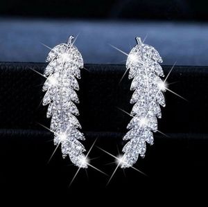 NEW 18K White Gold Diamond Marquis Leaf Earrings